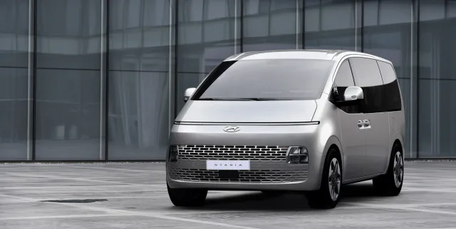 Hyundai Staria мінівен — 4