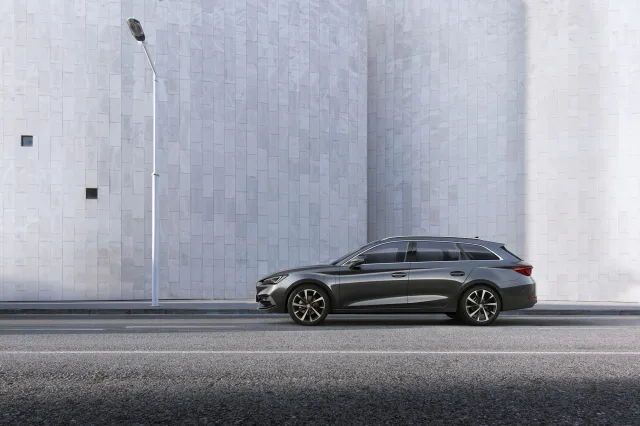 SEAT Leon SP 2.0D AT Style — 10