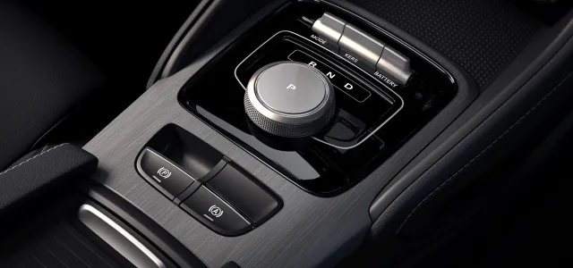 MG ZS EV AT LUX — 14