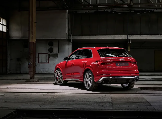 Audi RS Q3 crossover — 12