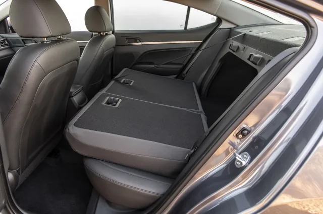 Hyundai Elantra 1.6 MT Active — 11