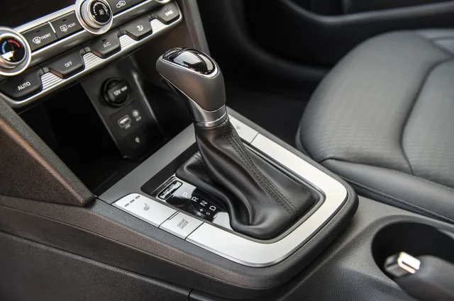 Hyundai Elantra 1.6 MT Active — 14