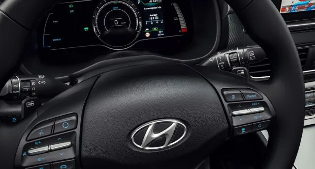 Hyundai Kona Electric 2018 кросовер — 17