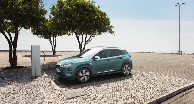 Hyundai Kona Electric 2018 кросовер — 9