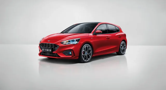 Ford Focus 1.5 AT Active — 8