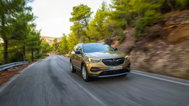 Opel Grandland X (Опель Грандленд Икс) кроссовер — 8