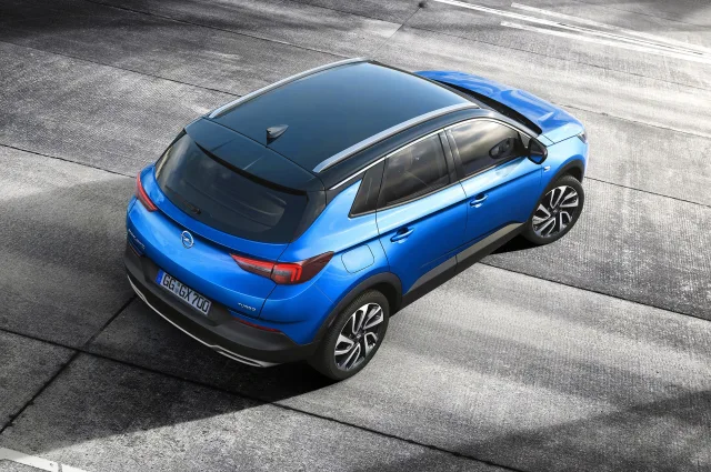 Opel Grandland X (Опель Грандленд Икс) кроссовер — 10