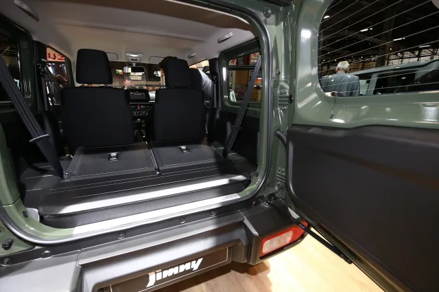 Suzuki Jimny 1.5 AT GL — 18