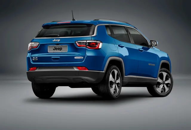 Jeep Compass кросовер — 3