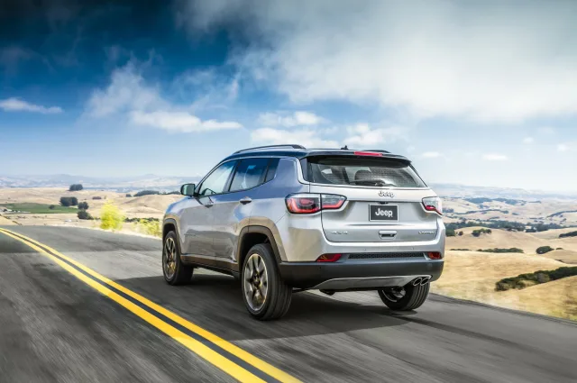 Jeep Compass кросовер — 6