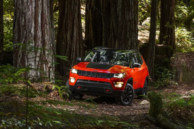 Jeep Compass кросовер — 10