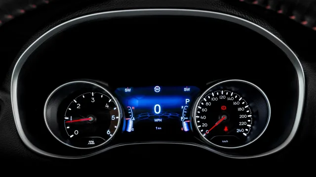 Jeep Compass кросовер — 13