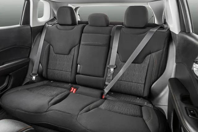 Jeep Compass кросовер — 17