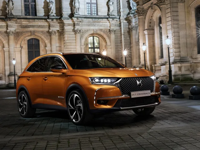 DS 7 Crossback кросовер — 7