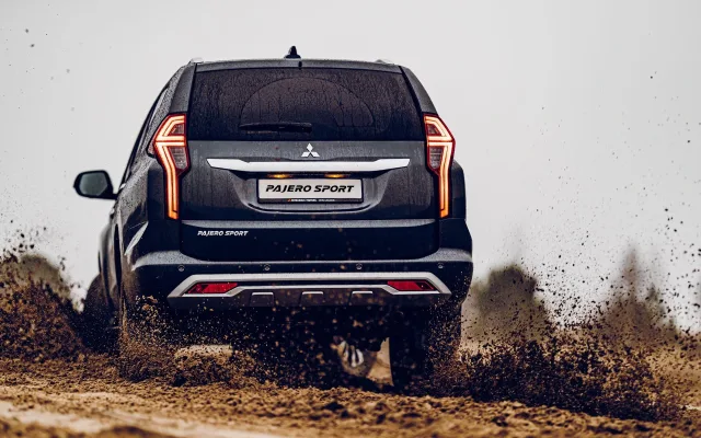 Mitsubishi Pajero Sport SUV — 3