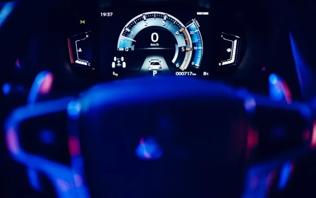 Mitsubishi Pajero Sport SUV — 6