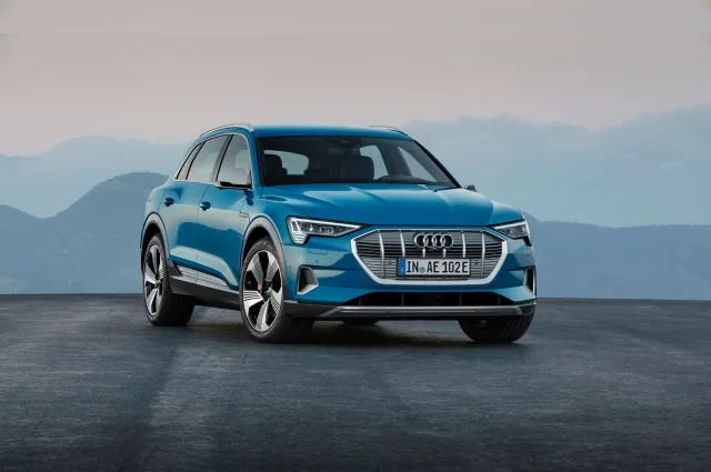 Audi e-tron кросовер — 4