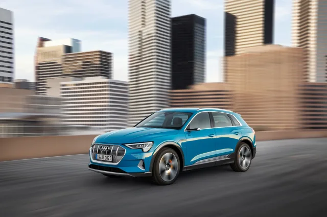 Audi e-tron кросовер — 5