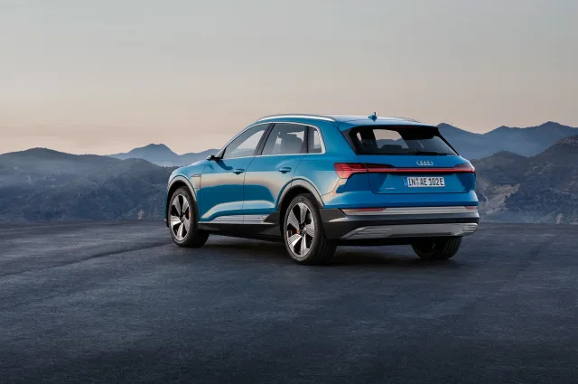 Audi e-tron кросовер — 9