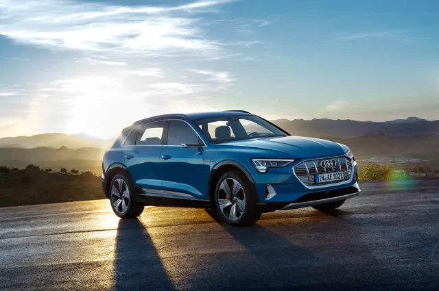 Audi e-tron кросовер — 10
