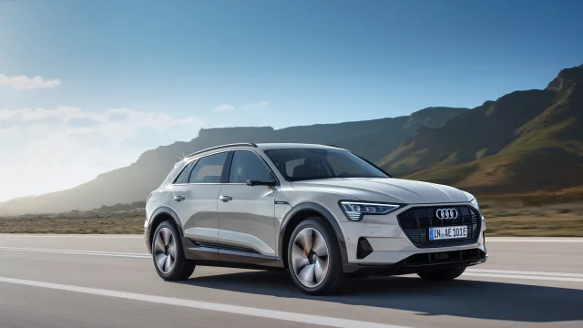Audi e-tron кросовер — 11