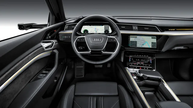 Audi e-tron кросовер — 23