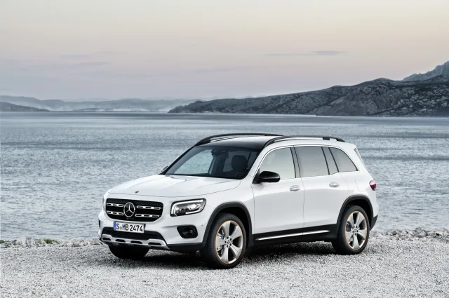 Mercedes-Benz GLB 180d AT — 12