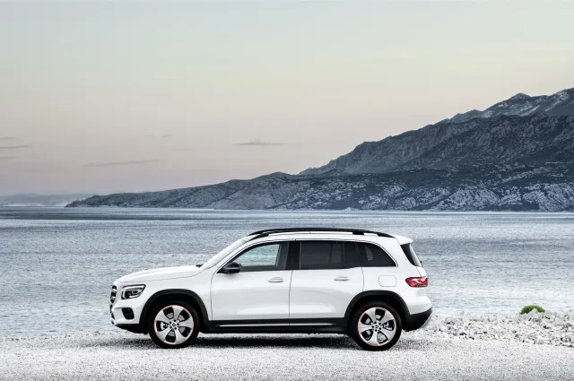 Mercedes-Benz GLB 180d AT — 13