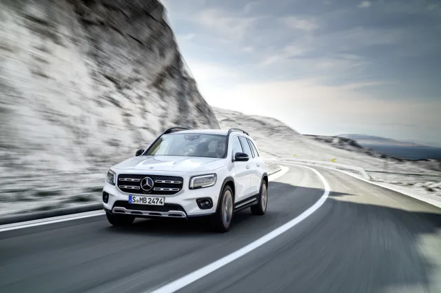 Mercedes-Benz GLB 180d AT — 14