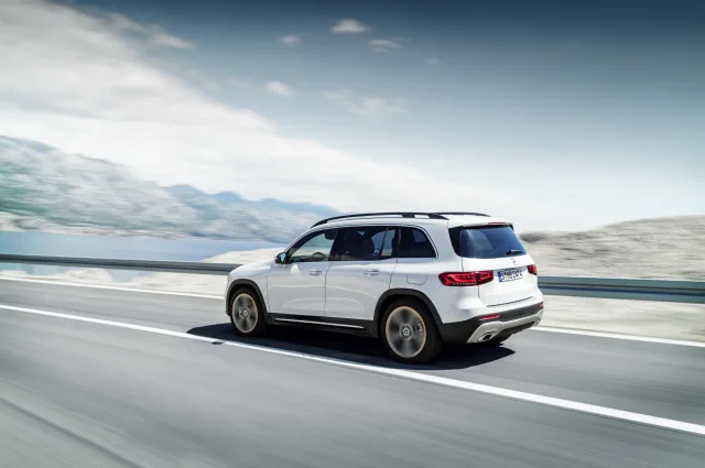 Mercedes-Benz GLB 180d AT — 15