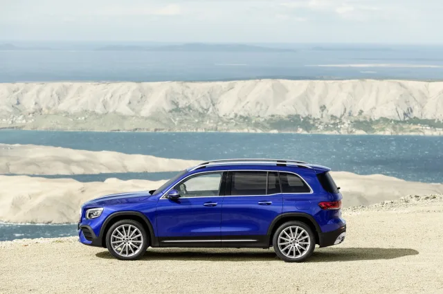 Mercedes-Benz GLB 180d AT — 17