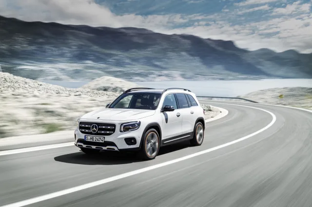 Mercedes-Benz GLB 180d AT — 18