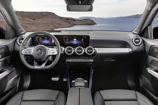 Mercedes-Benz GLB 180d AT — 21