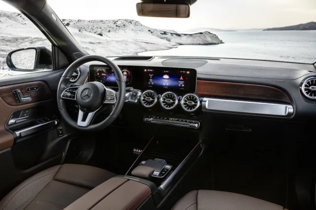 Mercedes-Benz GLB 180d AT — 22