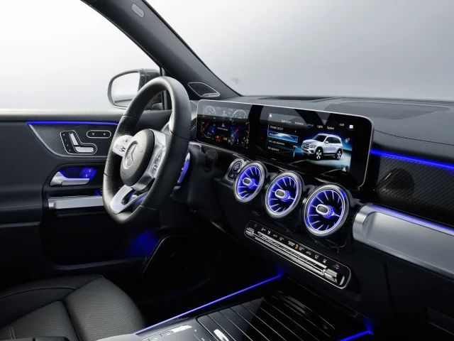 Mercedes-Benz GLB 180d AT — 24