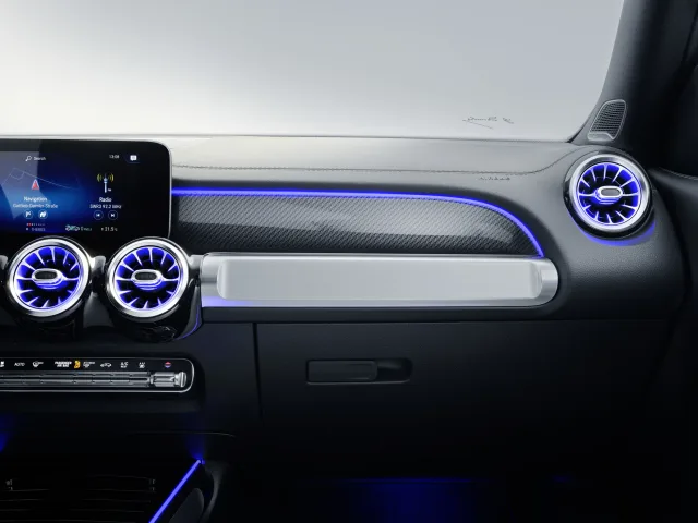 Mercedes-Benz GLB 180d AT — 25