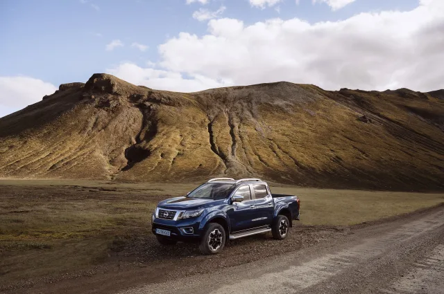 Nissan Navara 2019 pickup — 24