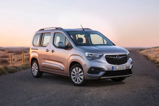 Opel Combo Life (Опель Комбо Лайф) микровэн — 2