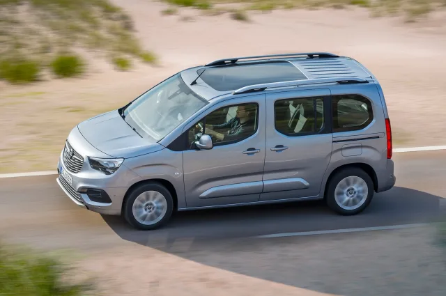 Opel Combo Life (Опель Комбо Лайф) микровэн — 4
