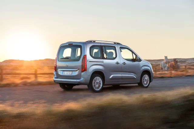 Opel Combo Life (Опель Комбо Лайф) микровэн — 6