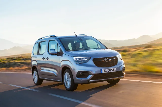 Opel Combo Life (Опель Комбо Лайф) микровэн — 7