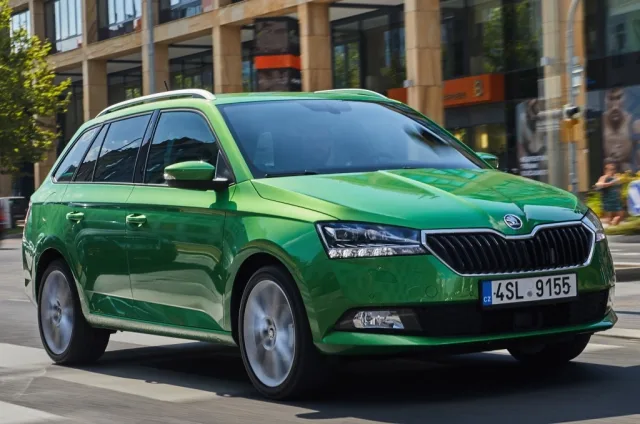 Skoda Fabia Combi (Шкода Фабия Комби) универсал — 17