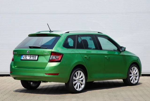Skoda Fabia Combi (Шкода Фабия Комби) универсал — 22