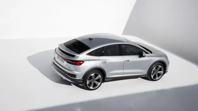 Audi Q4 e-tron Sportback кросовер — 5