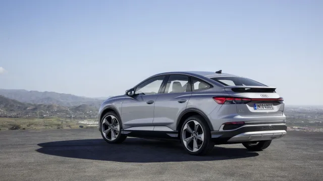 Audi Q4 e-tron Sportback кросовер — 6