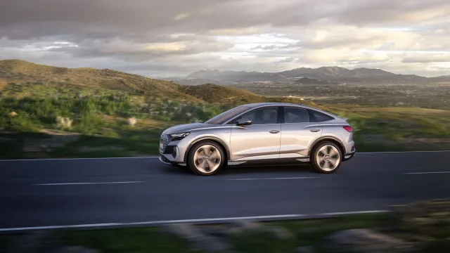 Audi Q4 e-tron Sportback кросовер — 10
