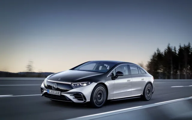 Mercedes-Benz EQS AT 450+ — 10