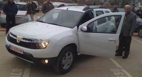 Dacia Duster shown live