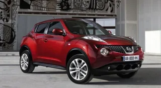 Сучасна реклама: ==Nissan Juke проти блондинки== у купальнику