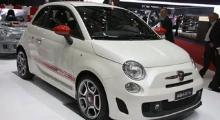 ==Заряджений Fiat 500== показує екстра-клас